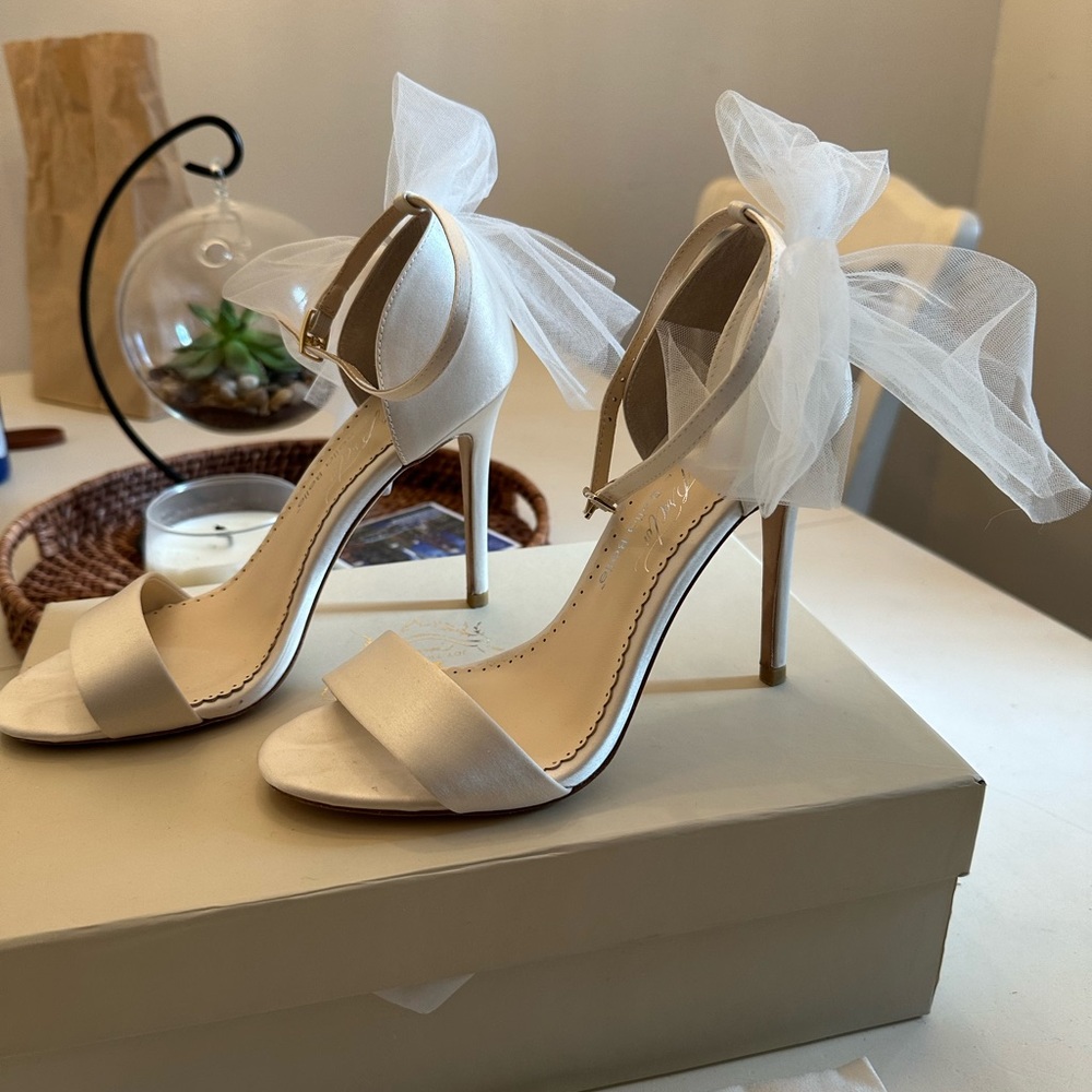 Bella Belle Bridal Bow heels - Picture 4 of 9